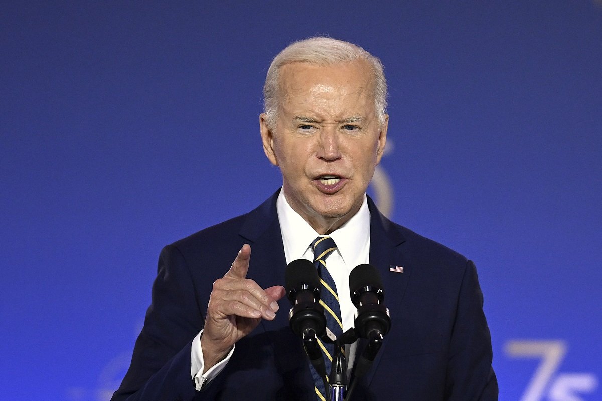 Joe Biden condamnă violențe recente în Minneapolis și reacționează la incidentele fatale ale agenților ICE Fostul președinte american Joe Biden a emis, marți, o declarație puternică pe platforma X, în care condamnă evenimentele tragice ce au avut loc în ultima lună în Minneapolis, unde doi cetățeni americani și-au pierdut viața în urma intervenției agenților federali de la ICE, Agenția pentru Imigrări și Guardia Costieră