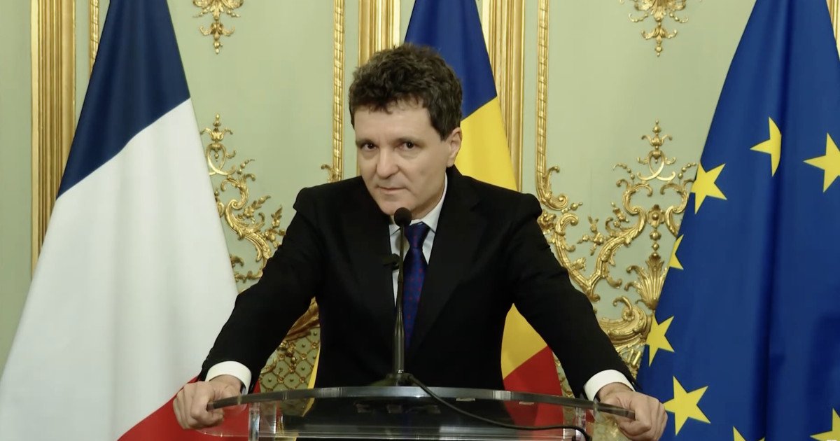 Nicuşor Dan: Politica, o necesitate în lupta pentru schimbare Preşedintele Nicuşor Dan a afirmat sâmbătă, la Focșani, că intrarea sa în politică a fost dictată de limitările pe care le-a întâmpinat în activitatea sa din zona ONG-urilor