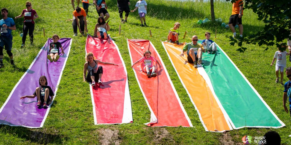 Obstacol-tobogan-cursa-familiilor-BVH-2025.jpeg - ReporterUrban