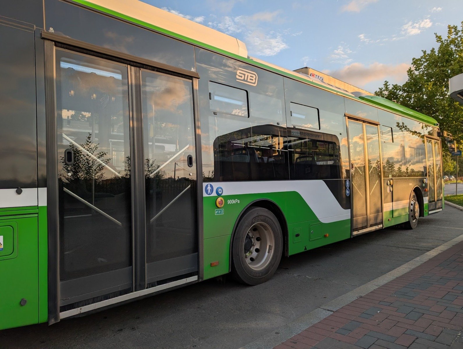 Primarul Capitalei, Ciprian Ciucu, anunță măsuri radicale pentru recalibrarea finanțelor administrației locale, inclusiv majorarea tarifelor pentru transportul public și închiderea unor instituții publice considerate inutile