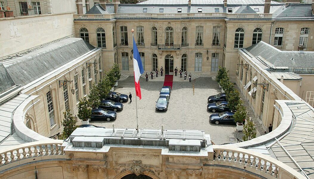 Palatul-Matignon-sediu-guvern-Franta.jpg - ReporterUrban