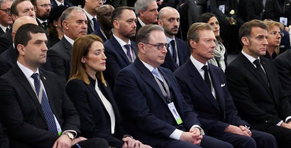 Radu-Miruta-comemorare-victime-Crans-Montana-e1768153434259.jpg - ReporterUrban