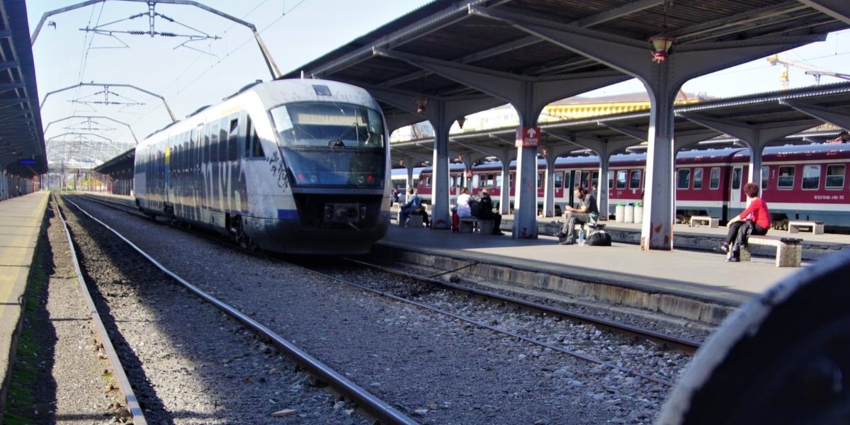 Tren-ruta-Vatra-Dornei-Bucuresti-Nord-intarziere.jpg - ReporterUrban