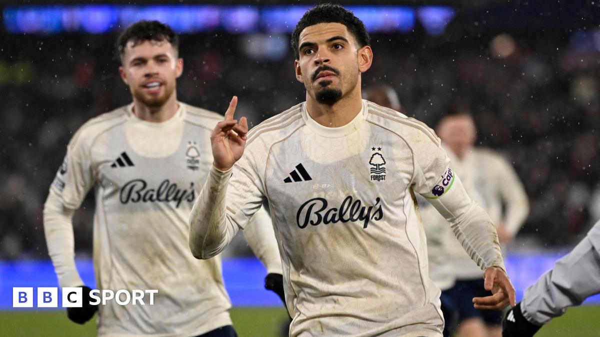 Nottingham Forest celebrate a goal