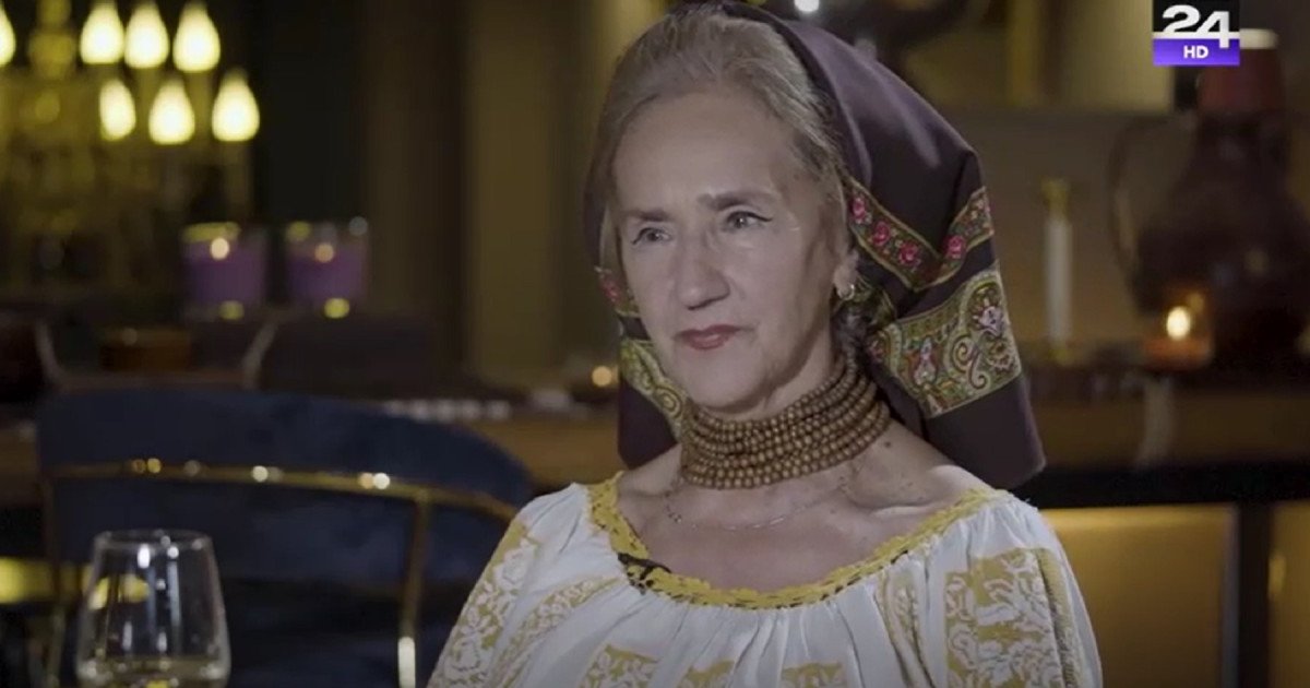 Sofia Vicoveanca, internată de urgență la Suceava Cunoscuta solistă de muzică populară Sofia Vicoveanca a fost internată în noaptea de sâmbătă spre duminică la Spitalul Clinic de Urgență „Sf