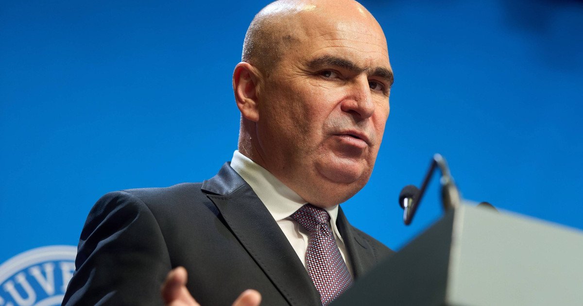 Acuzații de plagiat asupra ministrului Justiției: Prima reacție a lui Ilie Bolojan Ilie Bolojan, premierul României, a reacționat marți la acuzațiile de plagiat aduse ministrului Justiției, Radu Marinescu, subliniind că faptele contestate de ancheta Emiliei Șercan nu au avut loc în mandatul actual al acestuia