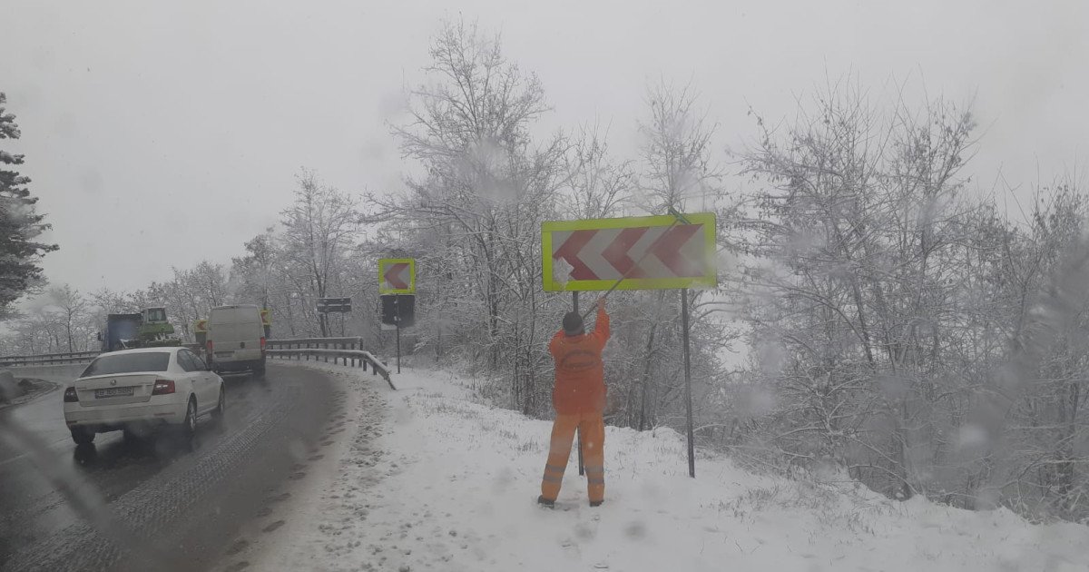 Ninsorile și gerul au revenit în țară: atenționări cod galben anunțate Ninsorile au revenit cu putere în România, meteorologii avertizând despre acumulări de zăpadă de 5 până la 15 cm în sudul țării, unde s-a instituit o atenționare de cod galben