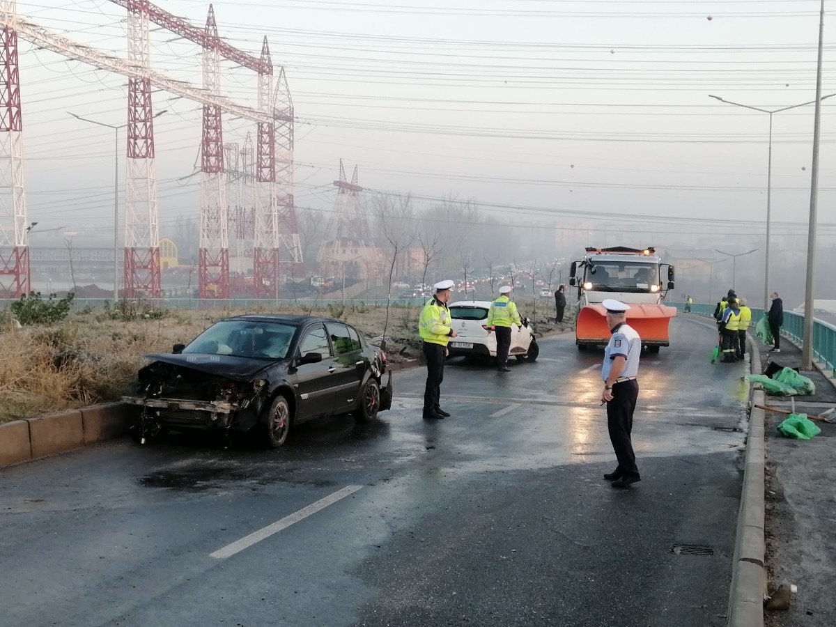 Vreme extremă pe șoselele din România: Cod galben de ceață și polei pentru 34 de județe Administrația Națională de Meteorologie a emis, miercuri dimineață, un cod galben de ceață și polei pentru un număr semnificativ de județe din țară