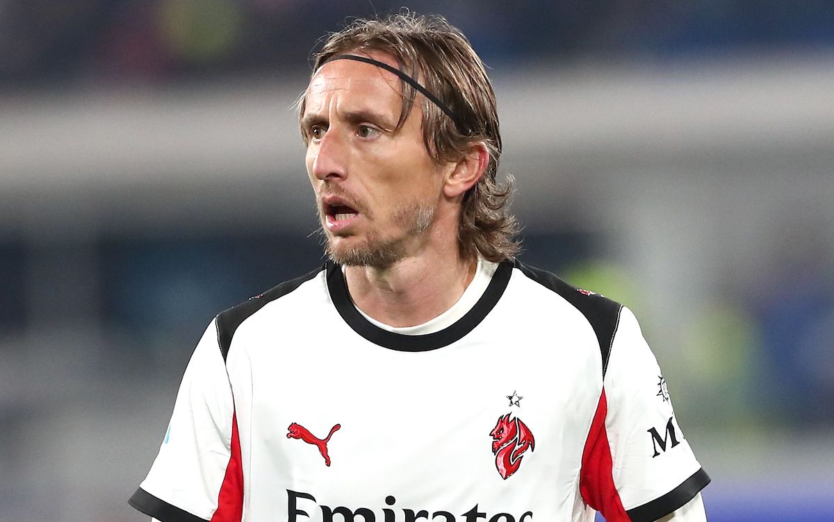 Luka Modric critică penalty-ul controversat acordat Romei AC Milan a remizat surprinzător cu AS Roma, scor 1-1, în cadrul unui meci tensionat, în care Luka Modric a pus sub semnul întrebării decizia arbitrului de a acorda un penalty echipei adverse