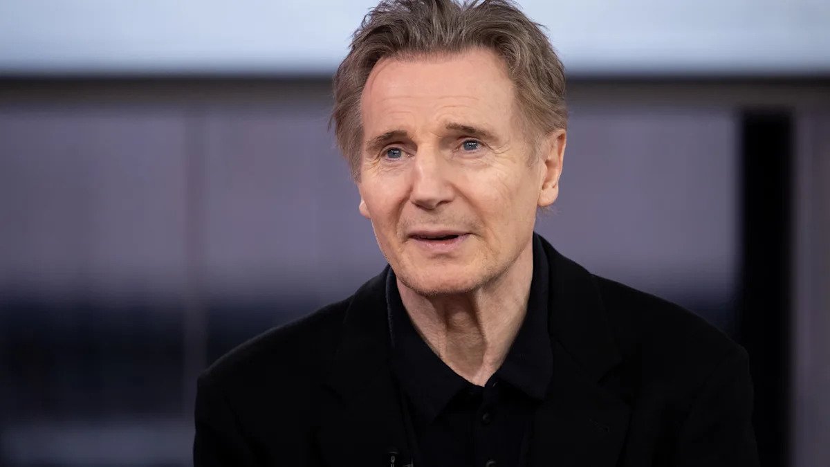 Liam Neeson laudă talentul lui Joe Keery în noul film „Cold Storage” Liam Neeson a lăudat recent pe co-starul său Joe Keery, descriindu-l ca „modernul Cary Grant” în cadrul emisiunii „The Tonight Show”