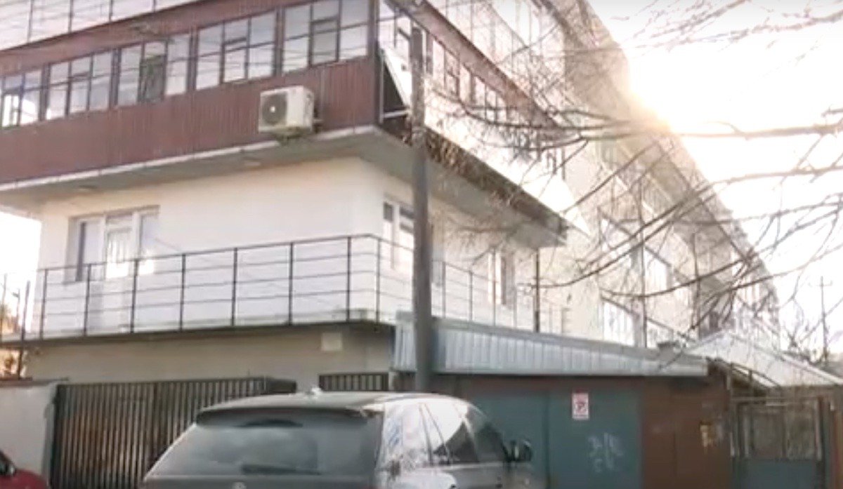 Peste 7.000 de cetățeni din zona Sovata-Corund, situată în inima harghitei, au rămas sâmbătă dimineața fără energie electrică din cauza vremii nefavorabile