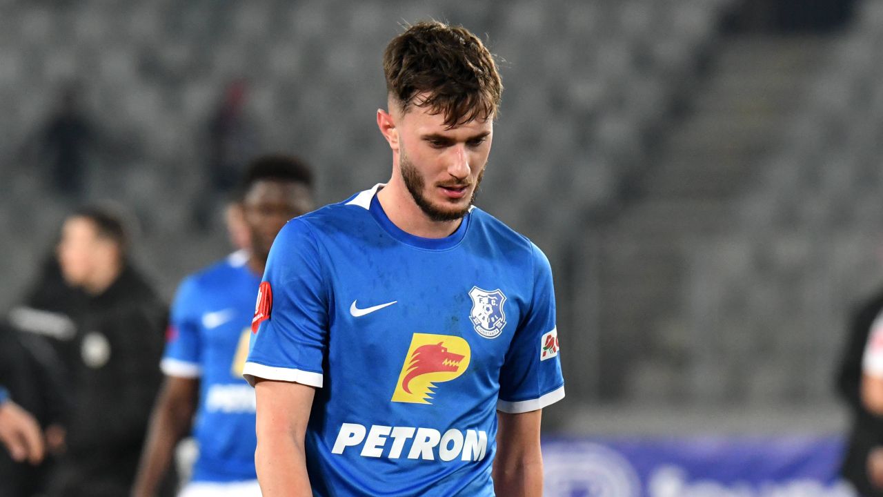 Întoarcerea lui Carlo Casap în fotbalul românesc Carlo Casap, în vârstă de 27 de ani, revine pe scena fotbalului românesc după o perioadă în care a evoluat în Kosovo, unde a căutat un nou început