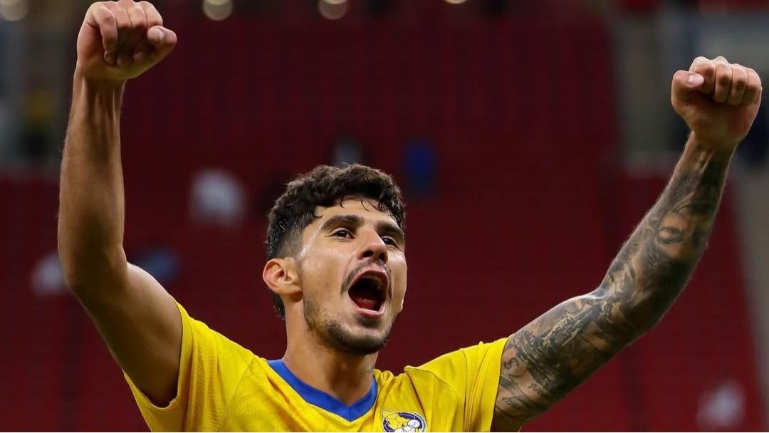 Florinel Coman, la un pas de o realizare istorică în cariera sa Transferat în vara anului 2024 la echipa Al-Gharafa din Qatar, Florinel Coman, în vârstă de 27 de ani, se pregătește să scrie o pagină importantă în cariera sa de fotbalist