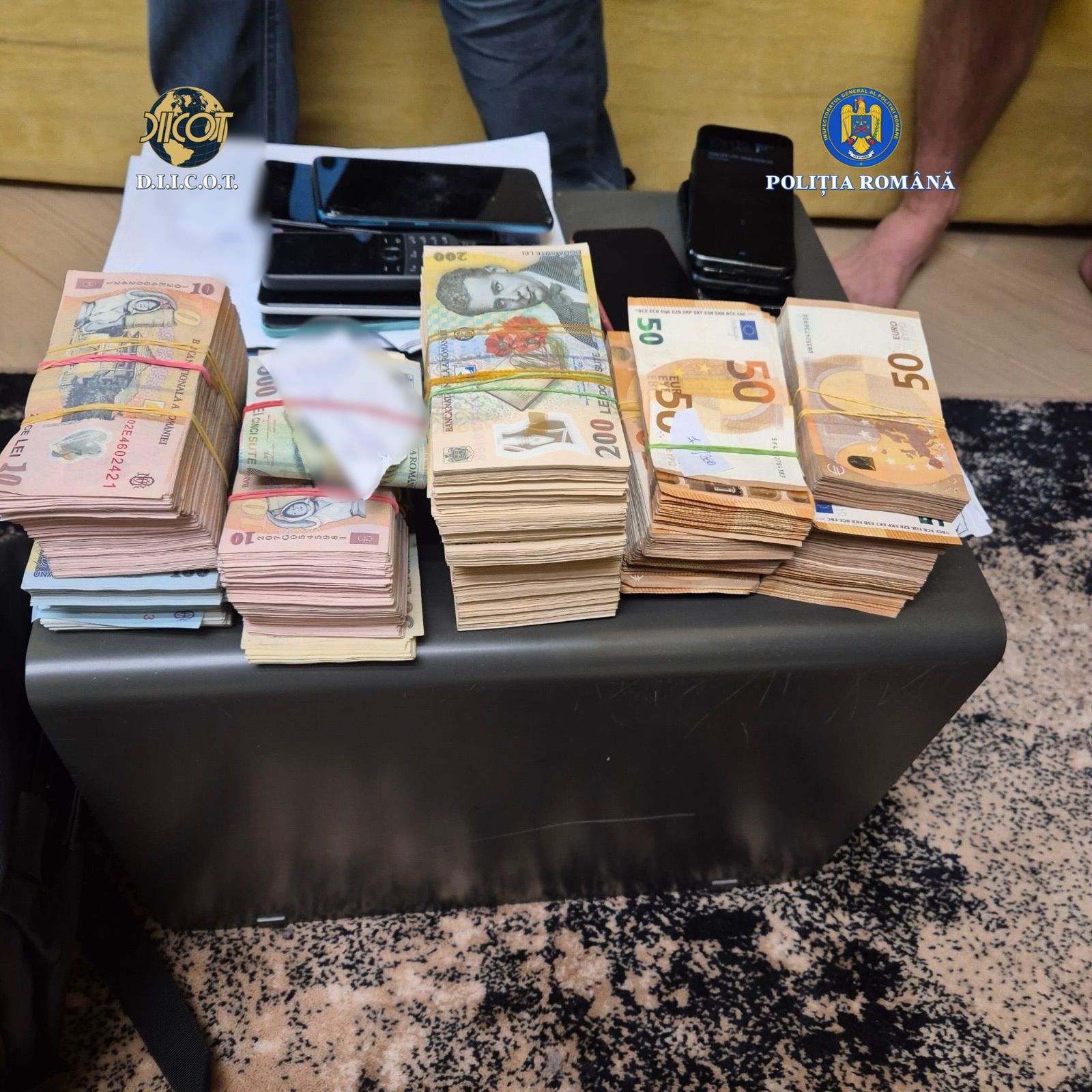 Autoritățile române continuă să lupte împotriva criminalității organizate în mediul digital, după ce, recent, au fost desfășurate operațiuni majore în București și Râmnicu Vâlcea, într-un caz extrem de complex legat de exploatarea criptomonedelor pentru activități ilicite, inclusiv contractarea de asasini