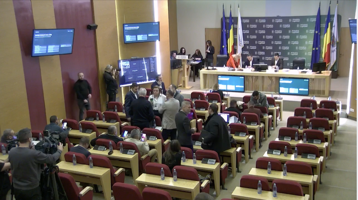 Ce a ieșit din alianța politică dintre partidele dreptei reformiste în București Primul test al noii configurații politice a consiliului general al Capitalei a avut un gust amar pentru primarul Ciprian Ciucu, după ce în prima ședință de după preluarea mandatului, toate proiectele majore propuse de acesta au fost respinse