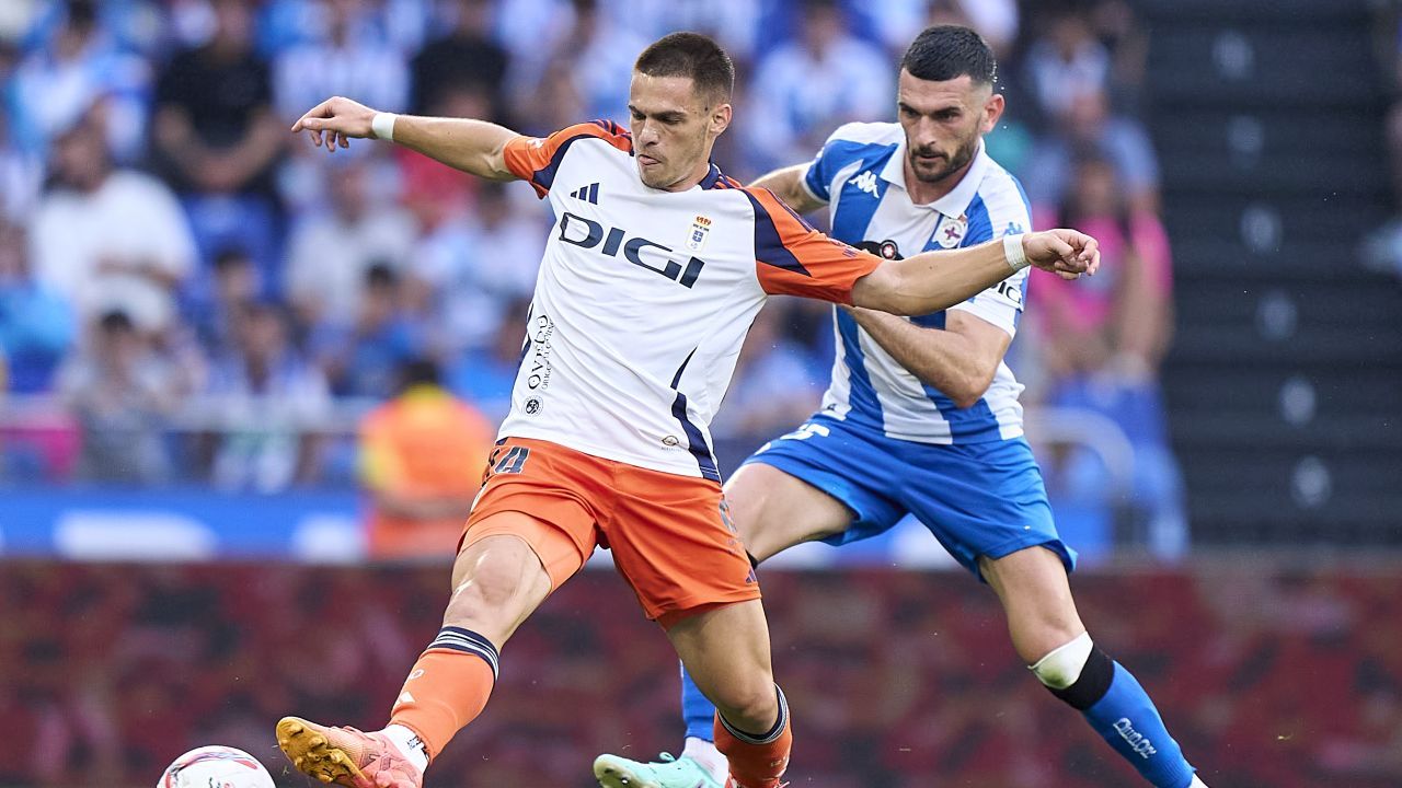 Rapid a anunțat prima achiziție din 2026: Daniel Paraschiv se alătură echipei Rapid București a reușit să finalizeze primul transfer din anul 2026, aducându-l în echipă pe Daniel Paraschiv, un atacant cu un potențial promițător, care a evoluat în ultimii ani în liga spaniolă