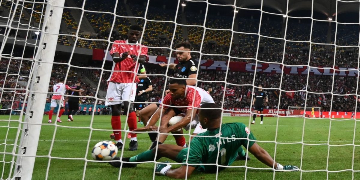 dinamo-bucuresti-fcsb-superliga-superbet-2082025-devis-epassy.jpg - ReporterUrban