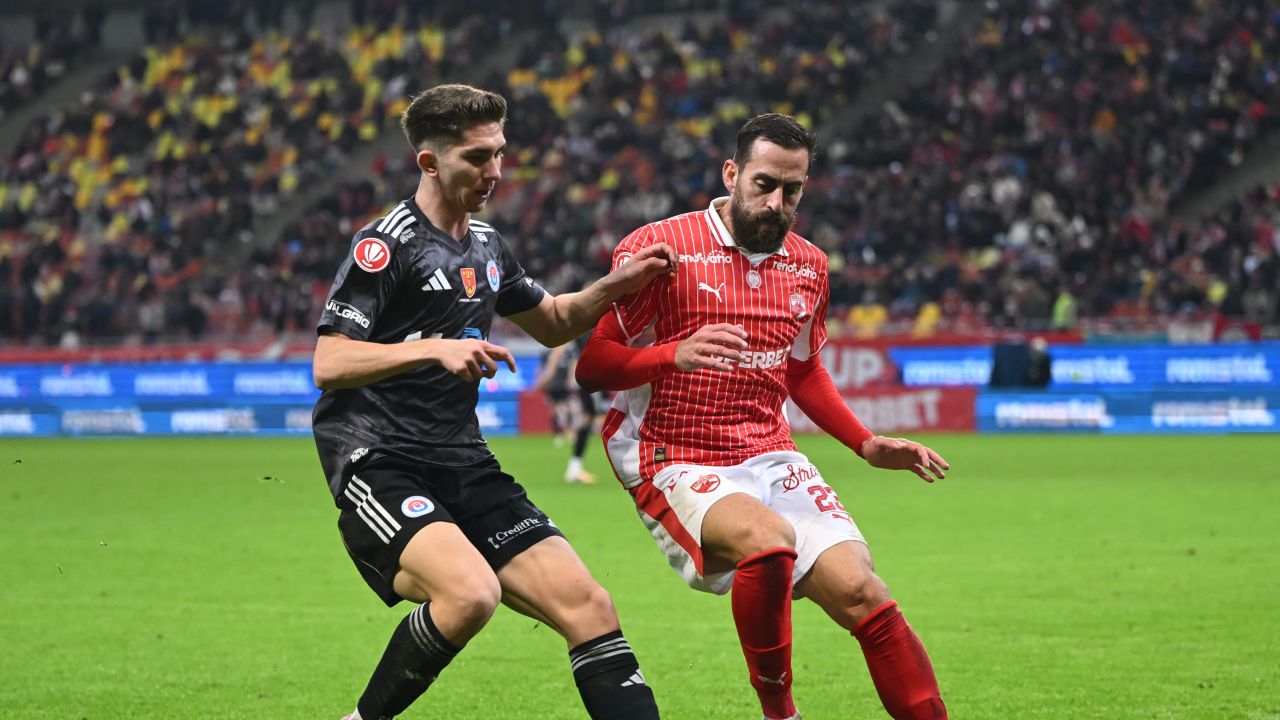 Transfer surpriză la Dinamo: Un jucător semnează cu o altă echipă Într-o mișcare surprinzătoare pe piața transferurilor, un jucător important de la FC Dinamo București a semnat deja cu o altă echipă, provocând îngrijorare în rândul fanilor și oficialilor clubului