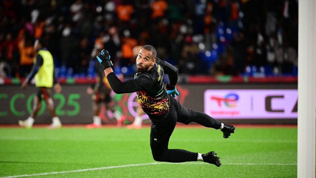 Devis Epassy, MVP în meciul Sudafrica – Camerun, a apărat mai multe goluri!