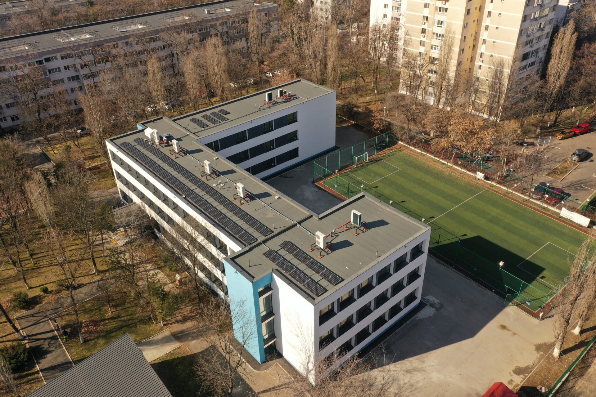 Primăria Sectorului 6 a demarat oficial, chiar în ultimele zile din an 2025, un proiect de investiție al cărui scop este modernizarea laboratoarelor și atelierelor pentru Colegiul Tehnic „Gheorghe Asachi”
