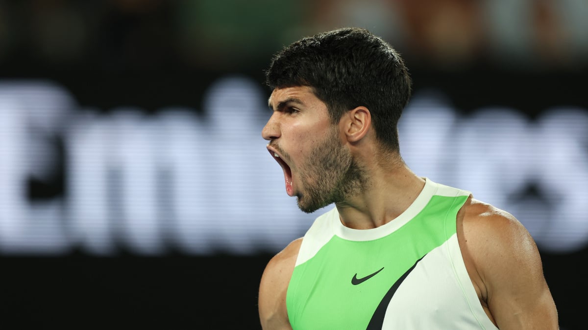 Alcaraz și Zverev, în semifinale la Australian Open 2026: Un duel captivant pe micile ecrane Carlos Alcaraz și Alexander Zverev se pregătesc să ofere un spectacol de neuitat în semifinala Australian Open 2026, un meci care promite să capteze atenția fanilor din întreaga lume