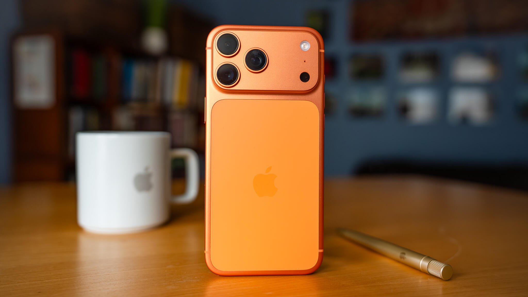 Instituțiile bucureștene, în plină cumpănire economică, investesc masiv în tehnologie de ultimă generație, ignorând retorica oficială despre austeritate Finalul anului 2025 a adus în centrul atenției o realitate contrastantă între discursul guvernamental și realitatea achizițiilor din sectorul public