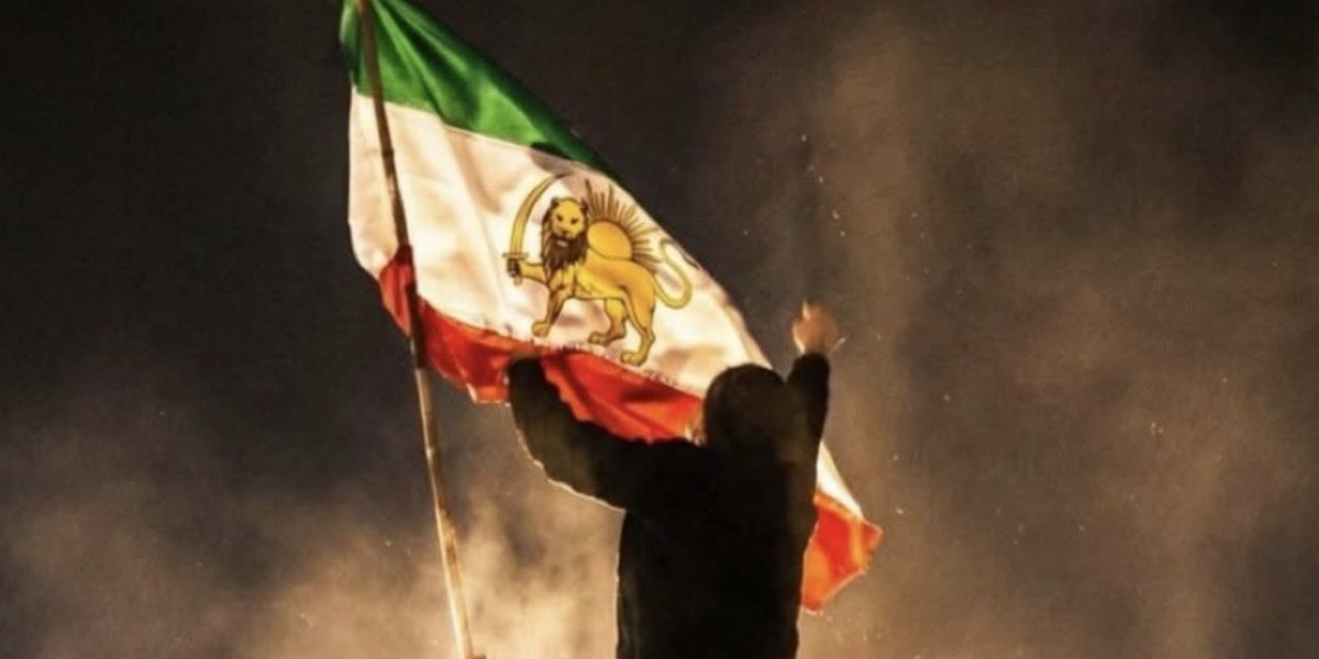 iran-proteste-steag-libertate.jpg - ReporterUrban