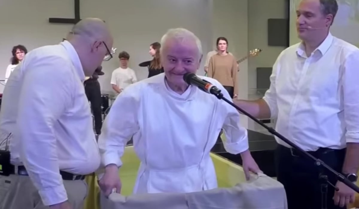 „Misteriosul vizitator de la azil: cine a vorbit cu bătrânul?”