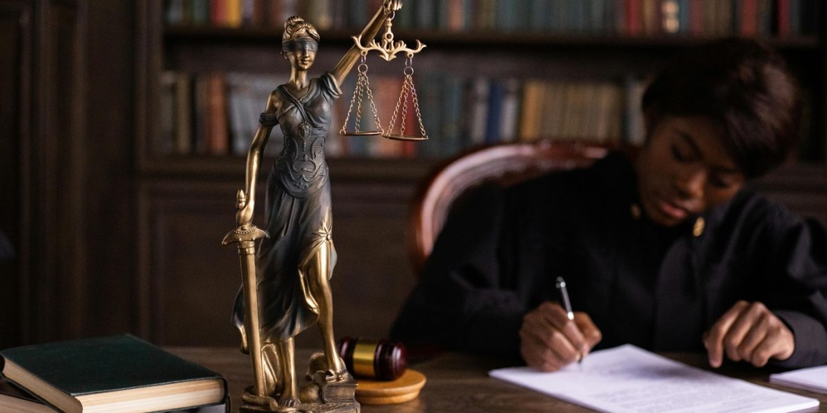 judecator-statele-unite-justitie-.jpg - ReporterUrban