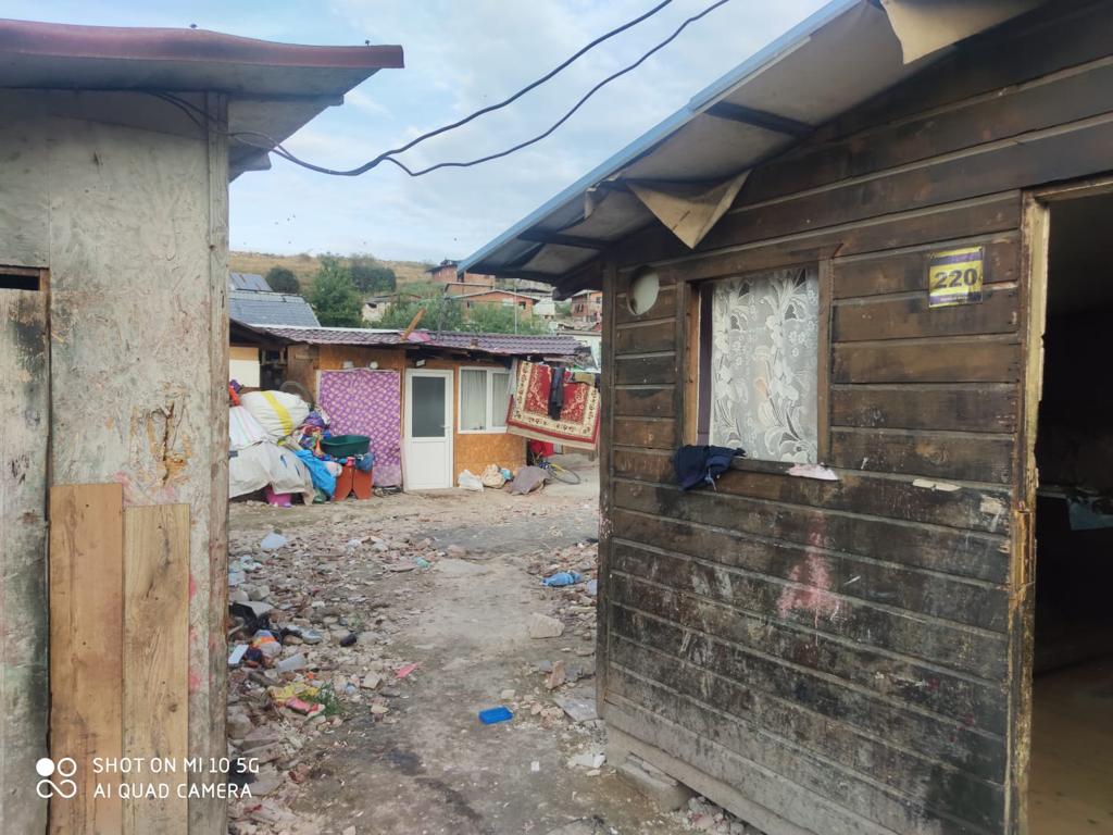 Romii și povara fiscală: discuție acidă la nivel guvernamental despre diferențele în taxele și impozitele locale Administrația românească se confruntă din nou cu un subiect sensibil, care stârnește discuții intense despre echitatea și modul de gestionare a bunăstării sociale