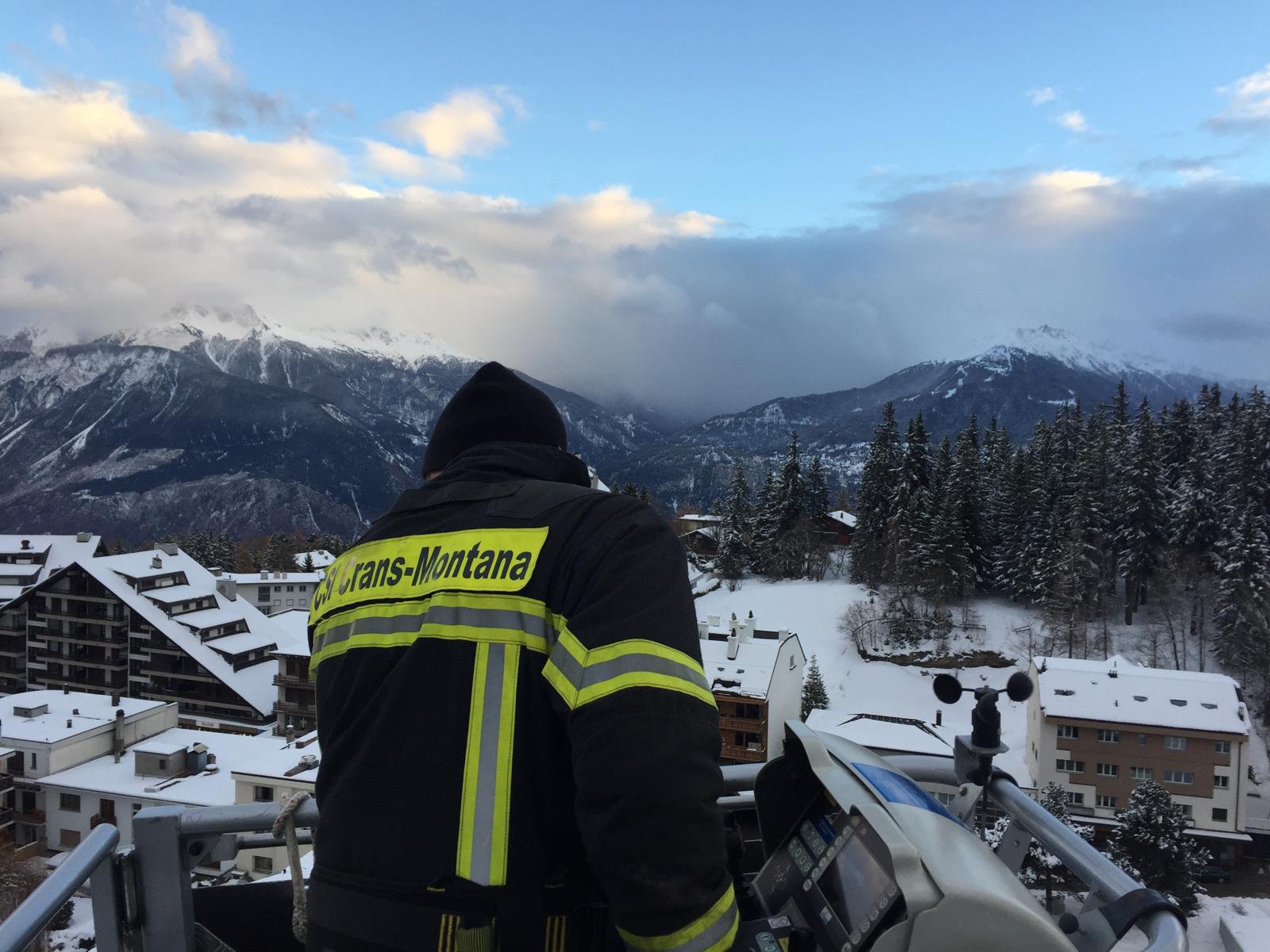Un român stabilit de două decenii în stațiunea elvețiană Crans-Montana a fost martor direct la incendiul devastator care a cuprins barul local din centrul orașului