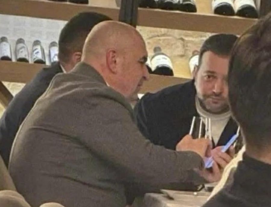 Scandalul cinei private: Mihai Morar și Ilie Bolojan în centrul controversei O fotografie de la o cină privată organizată în restaurantul „Corsarul” din Cetatea Oradea a generat un adevărat scandal, atrăgând atenția presei centrale și a utilizatorilor de pe rețelele sociale