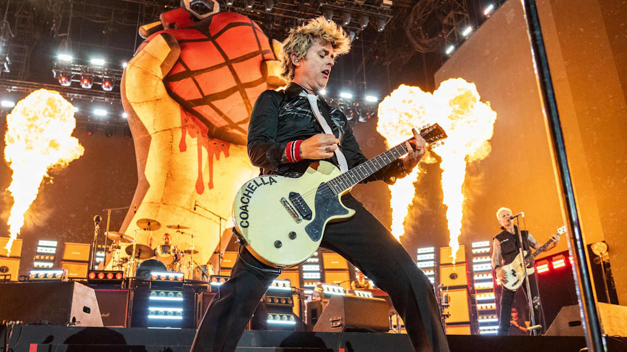 Super Bowl 60: Green Day, deschiderea inedită a unui eveniment emblematic Super Bowl-ul din acest an, ce marchează 60 de ani de la prima ediție, promite o deschidere memorabilă, cu trupa de rock Green Day în rol de vedetă