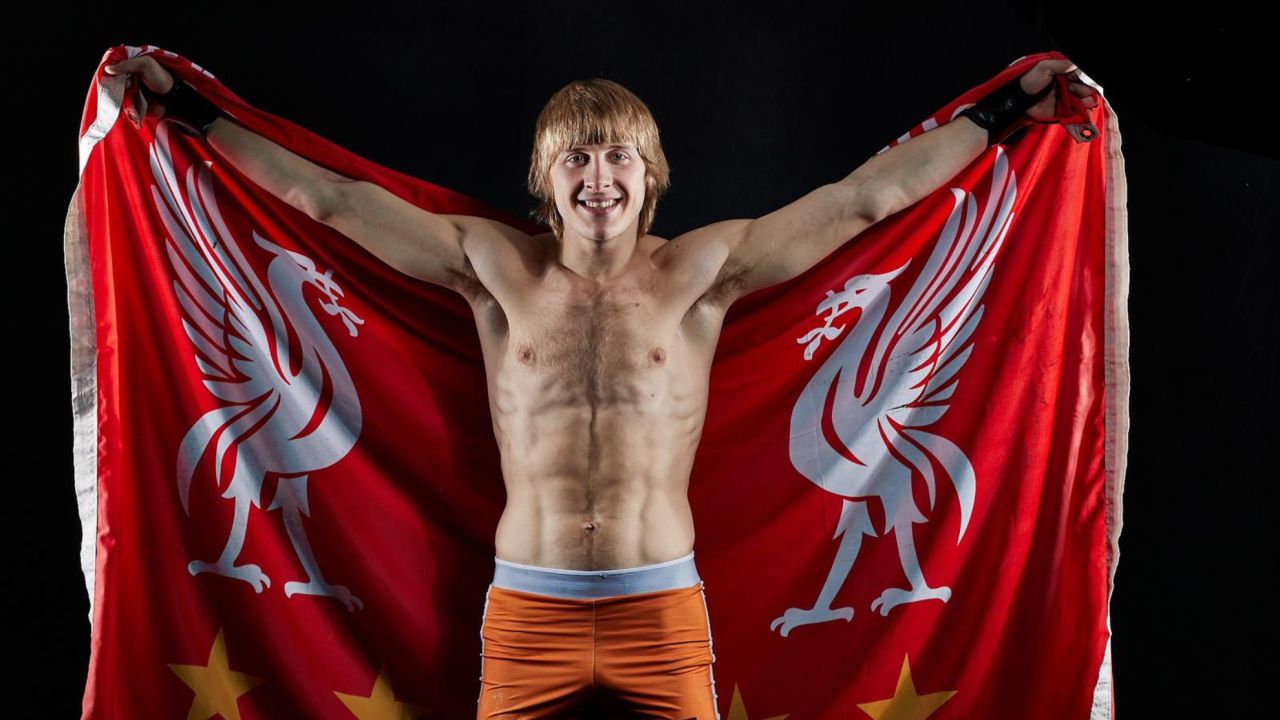 Paddy Pimblett și Justin Gaethje se înfruntă la UFC 324, cu peste 250 de fani din Liverpool în arenă.