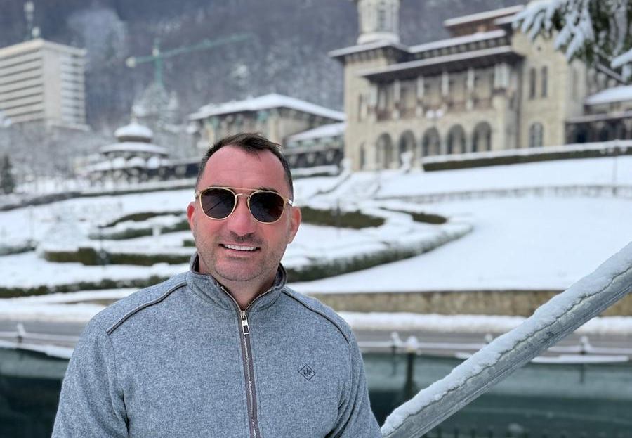 Evenimentul de Iarnă „Slanik” promite distracție grandioasă la Slănic Moldova Evenimentul de iarnă „Slanik”, organizat de Paul Nicolau, cunoscut sub numele de Pescobar, în colaborare cu Clubul Kaya din Onești, va avea loc la Slănic Moldova și se anunță a fi un adevărat festival dedicat muzicii și distracției