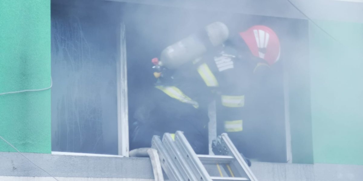 pompier-spital-constanta-incendiu.jpeg - ReporterUrban