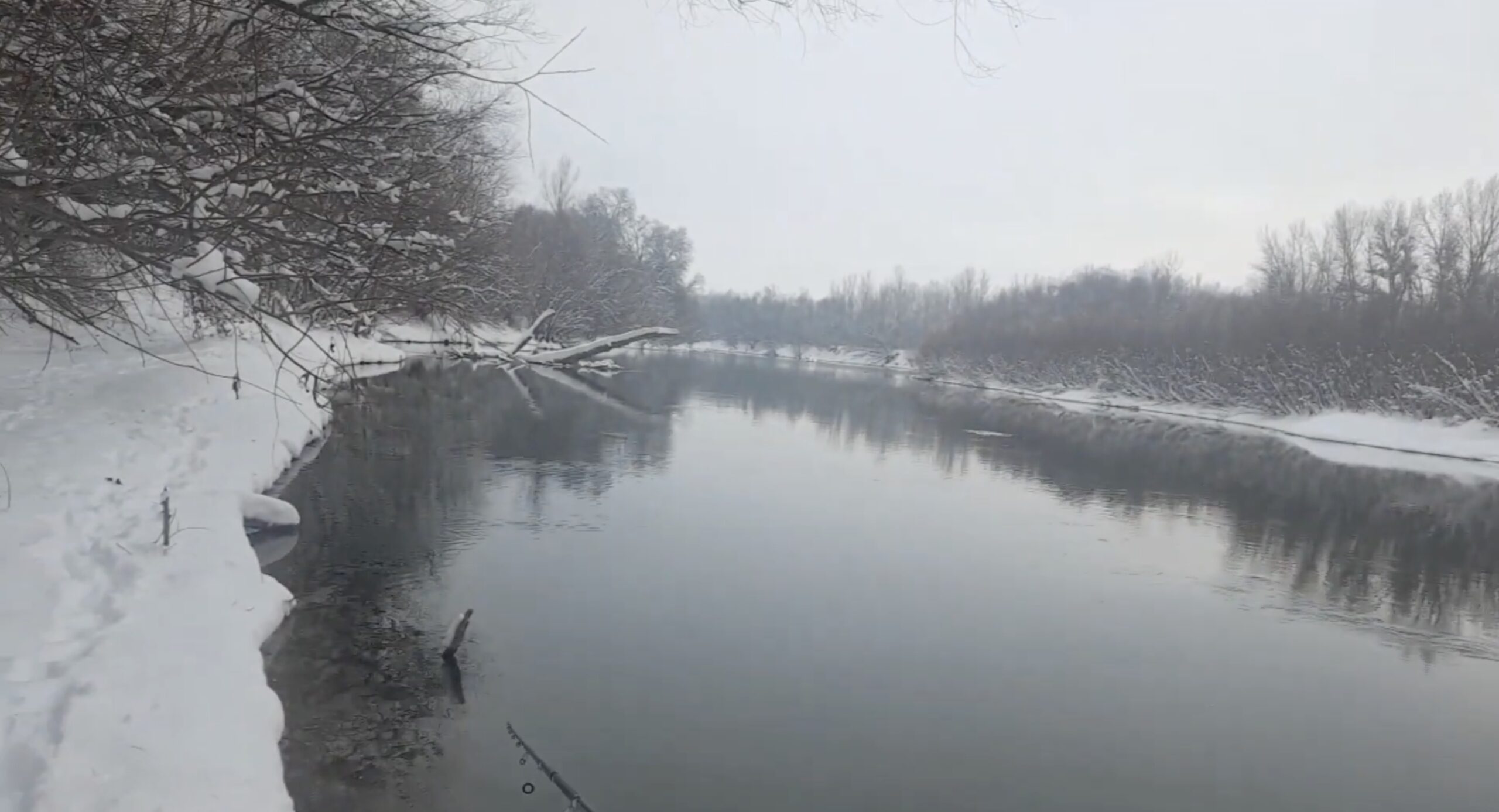 Ucrainian trecut Prutul, găsit în șoc hipotermic