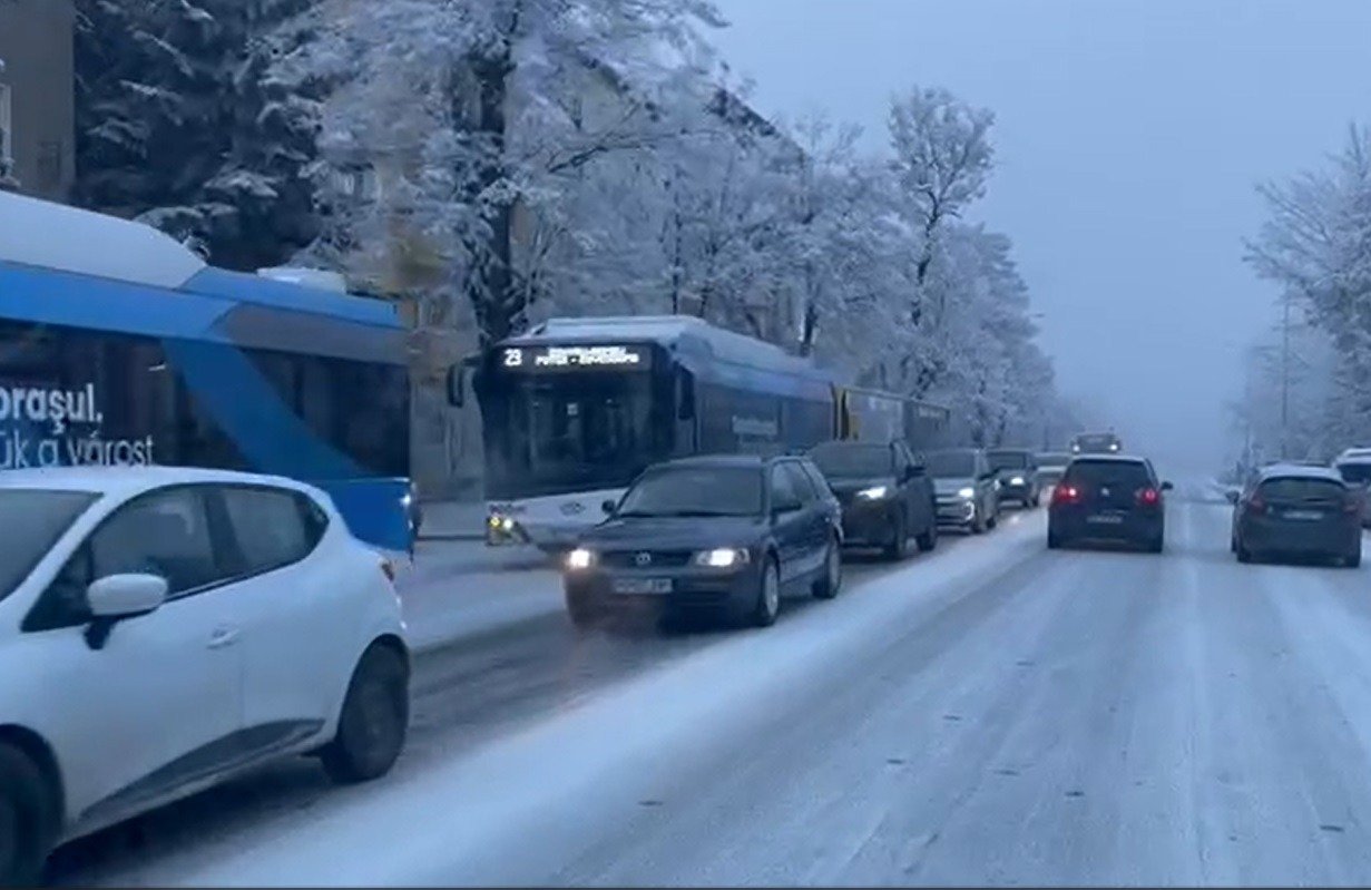 Vremea rece aduce discomfort în București, pe măsură ce temperaturile anunțate pentru următoarele zile nu vor depăși 5 grade Celsius, iar precipitațiile din ultimele zile se vor accentua, fiind însoțite de ploaie și polei