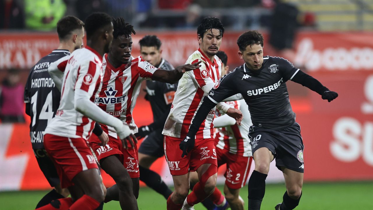 Olimpiu Moruțan își face simțită prezența la Rapid: debut cu victorie la Arad Olimpiu Moruțan, noul transfer al echipei Rapid București, a avut un debut impresionant în partida disputată pe terenul celor de la UTA Arad, încheiată cu victoria giuleștenilor, scor 2-1