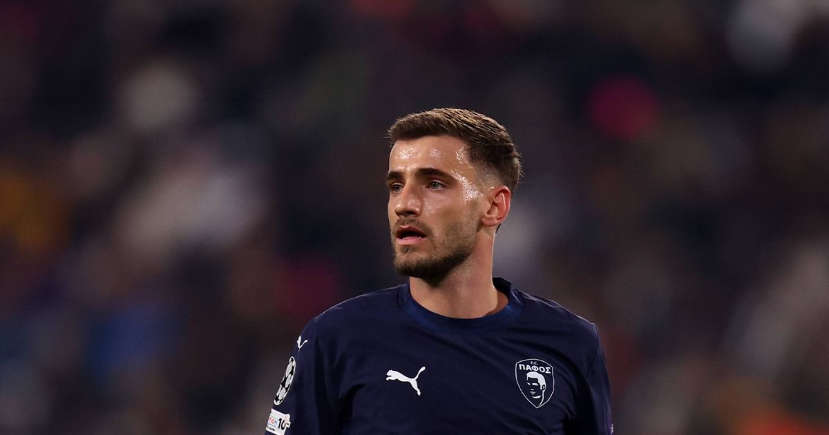 Pafos – Slavia Praga: Vlad Dragomir, gol superb în Champions League Vlad Dragomir, mijlocașul echipei naționale a României, a reușit o performanță remarcabilă în Liga Campionilor, marcând un gol spectaculos în meciul dintre Pafos și Slavia Praga