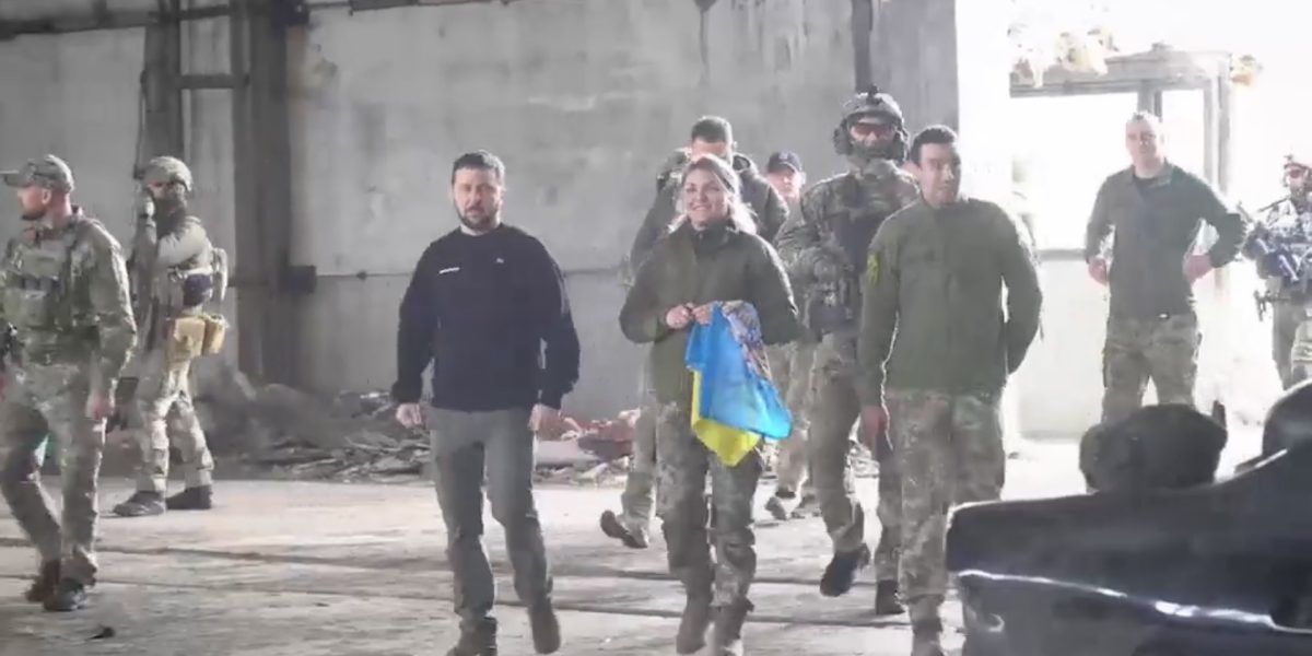 volodimir-zelenski-bahmut-ucraina-donbas-vizita-kiev-presedinte-ucrainean-razboi-front-est-donetk.jp_.jpeg - ReporterUrban