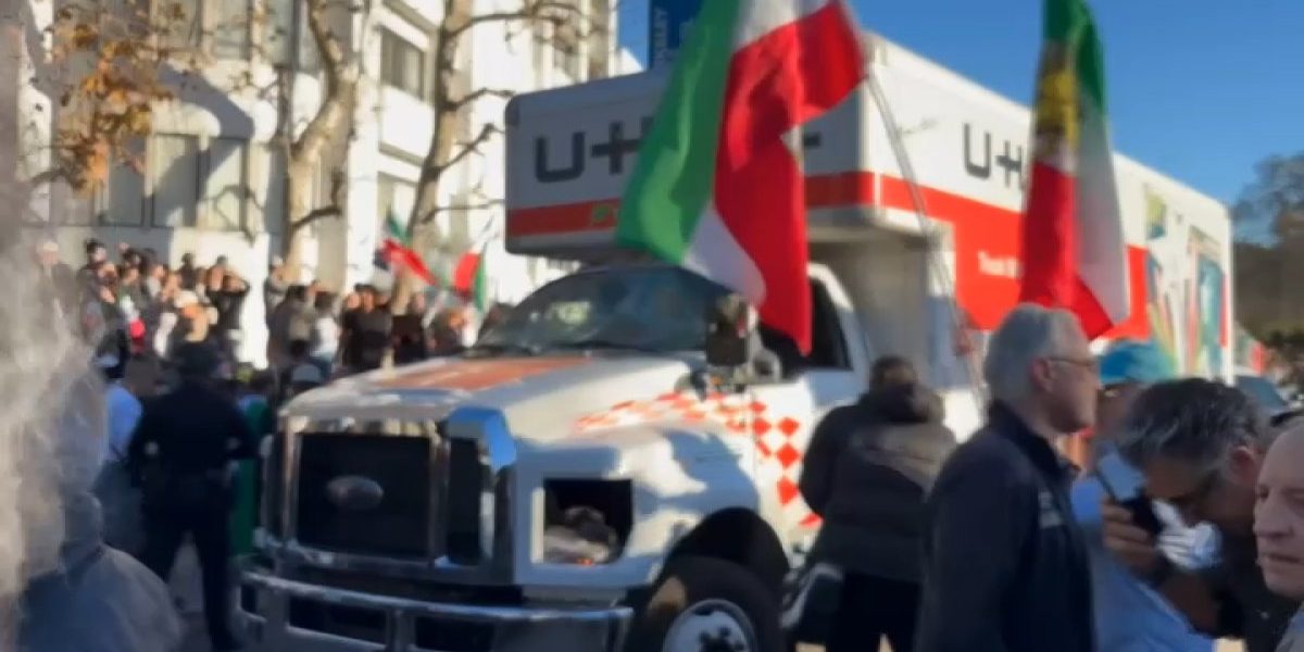 westwood-protest-uhaul-11126.jpg - ReporterUrban