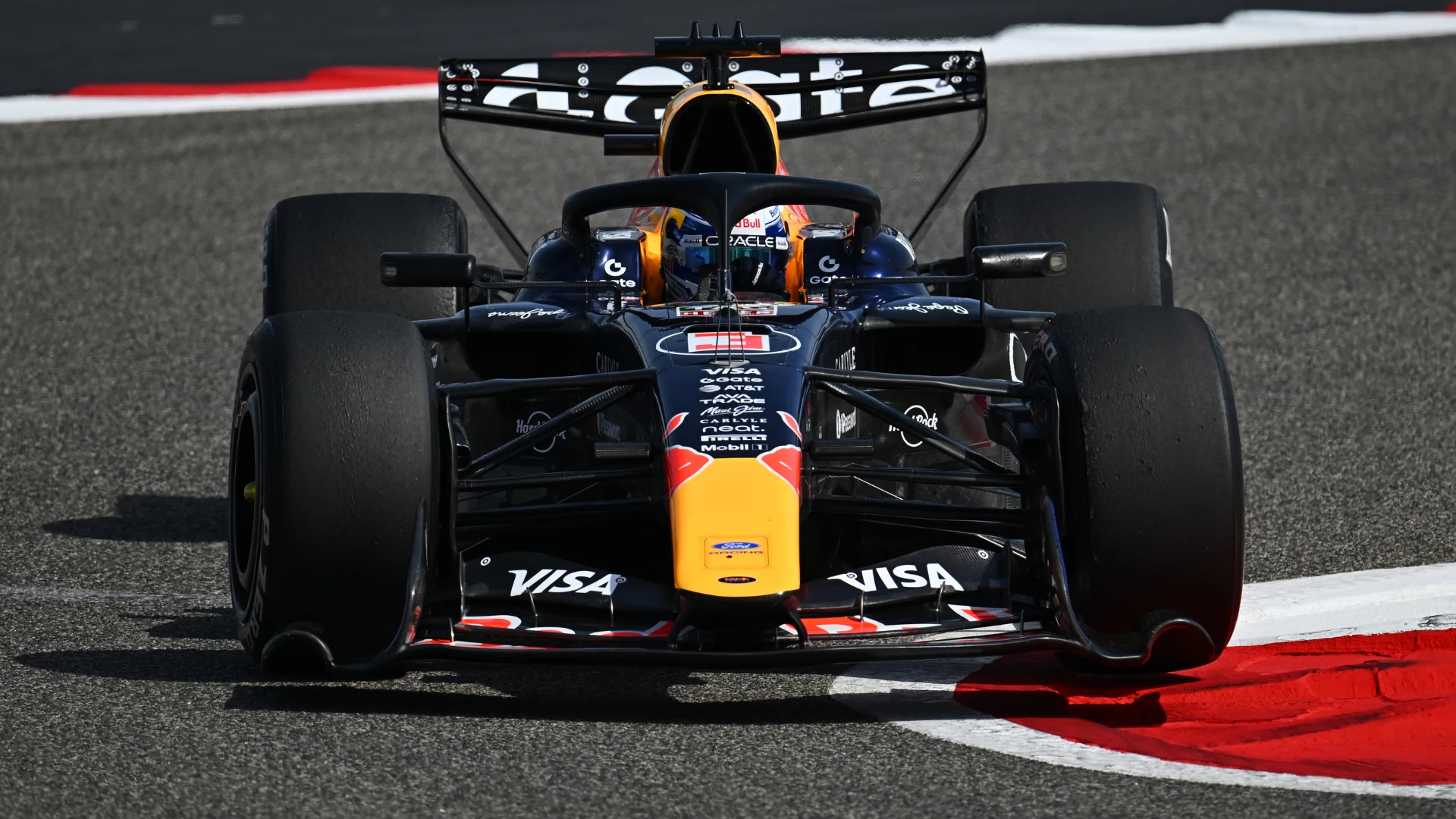Max Verstappen, lider la testele pre-sezon din Bahrain Max Verstappen a demarat cu succes testele pre-sezon în Bahrain, stabilind cel mai bun timp în prima sesiune