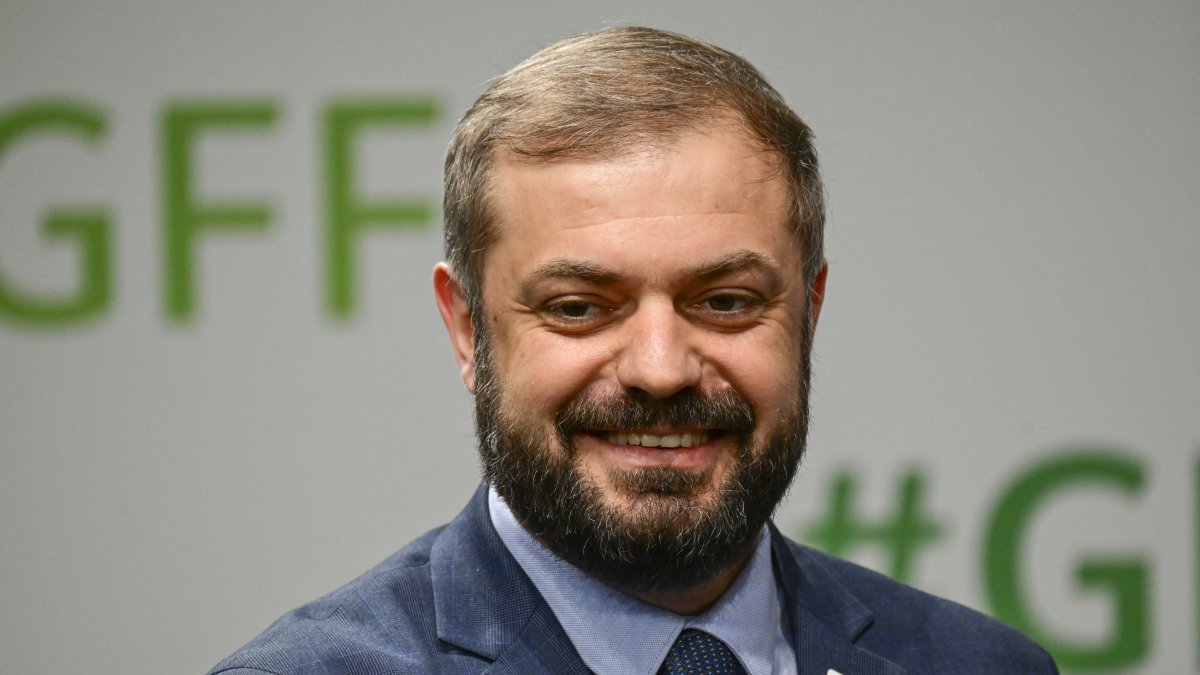 Acord istoric între Armenia și Azerbaidjan: Transportul de gaz lichefiat, un pas spre normalizare Armenia și Azerbaidjan au anunțat marți un acord ce permite tranzitul de gaze lichefiate și bitum prin teritoriul Azerbaidjanului