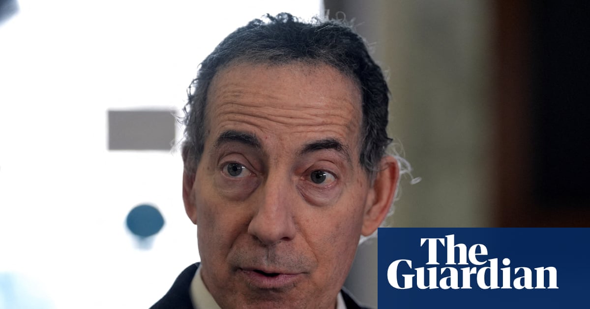 Justiția sub lupă: Democrații acuză opacitate în gestionarea dosarelor Epstein Jamie Raskin, unul dintre cei mai influenți democrați din Camera Reprezentanților, a criticat vehement Departamentul de Justiție al Statelor Unite pentru redacțiile „misterioase” operate asupra documentelor legate de Jeffrey Epstein, care complică identificarea abuzatorilor în timp ce numele victimelor au fost făcute publice