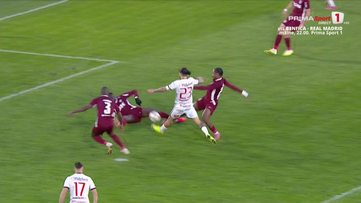 Hermannstadt – CFR Cluj: Meci închis, penalty ratat și tensiuni VAR Meciul dintre Hermannstadt și CFR Cluj, desfășurat luni seara în cadrul rundei a 27-a din Superliga, a fost marcat de momente dramatice, culminând cu un penalty ratat de gazde