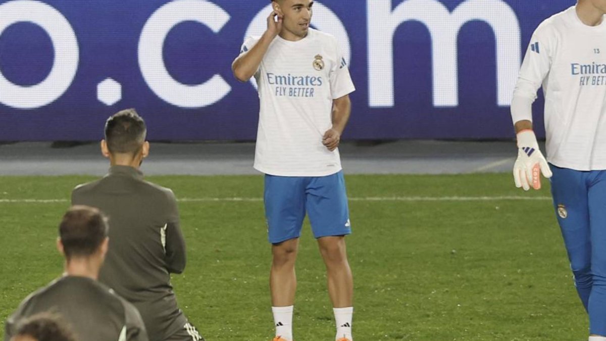 Surprize în prima echipă a Real Madrid înaintea meciului cu Valencia Real Madrid a anunțat astăzi formula de start pentru confruntarea cu Valencia, iar una dintre cele mai mari surprize este prezența în primul unsprezece a tânărului David Jiménez