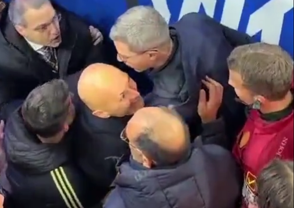 Scandal la Milano: Ofițerii lui Juventus atacă arbitrul La Penna!