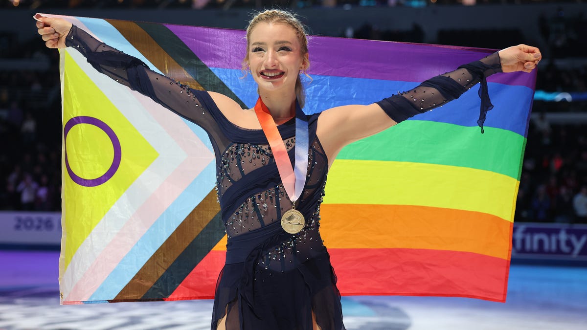 Amber Glenn, vocea curajoasă a comunității LGBTQ la Jocurile Olimpice Milan — Amber Glenn, campioană de trei ori la patinaj artistic în Statele Unite și cea mai proeminentă sportivă LGBTQ din domeniu, a adus în prim-plan provocările cu care se confruntă comunitatea sa