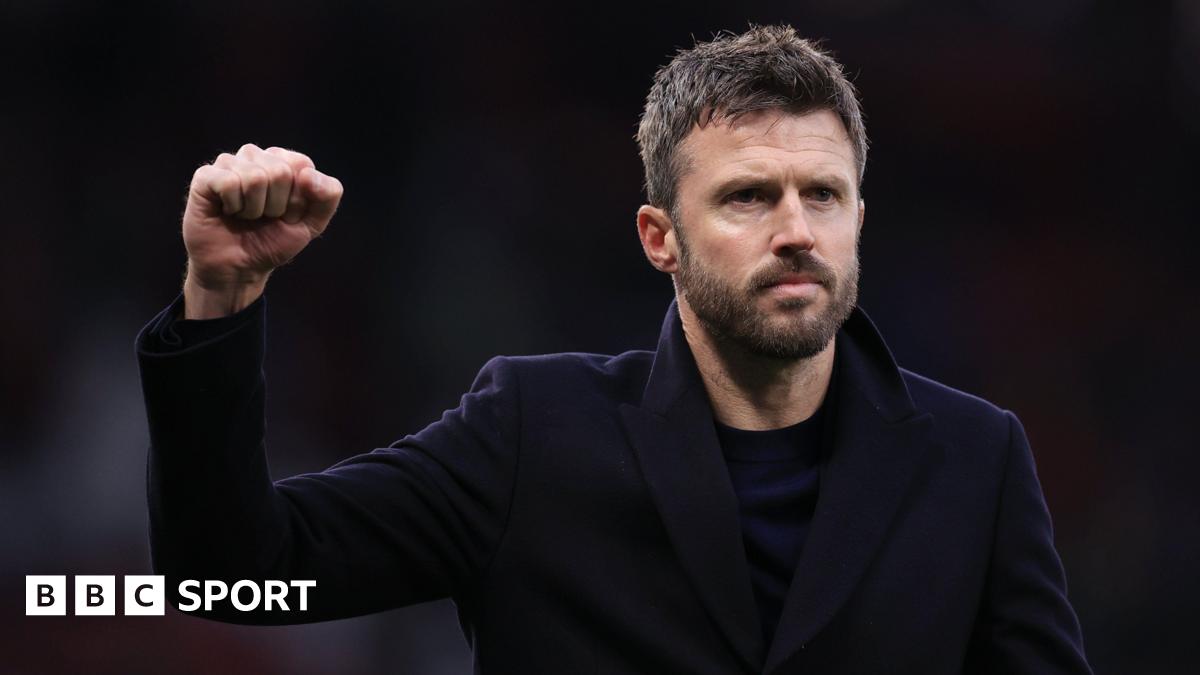 Carrick își păstrează calmul pe fondul succeselor lui United Michael Carrick, antrenorul echipei Manchester United, a declarat că se bucură de momentul său la cârma echipei, după ce a obținut trei victorii consecutiv de la preluarea funcției
